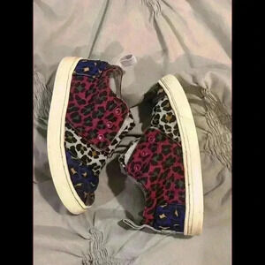 TOMS Tiny Botas Sneaker (Infant shoes) -SIZE 9